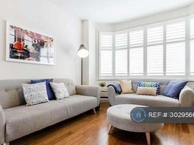 House for rent in London Borough of Barnet, Greater London