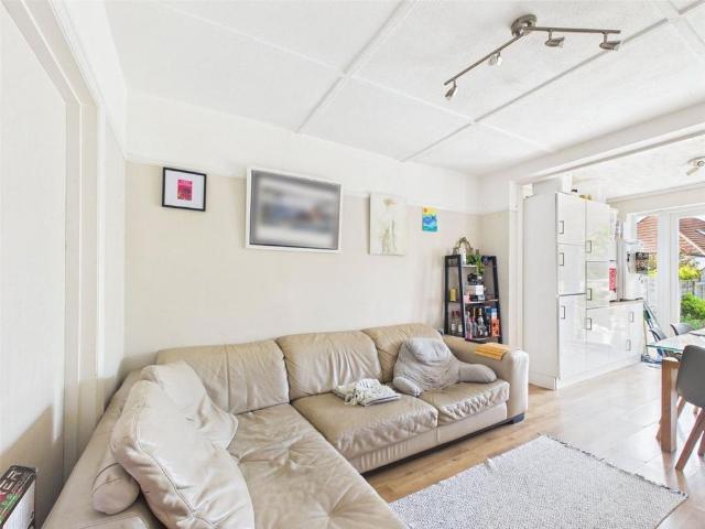 House for rent in Whitton, Greater London