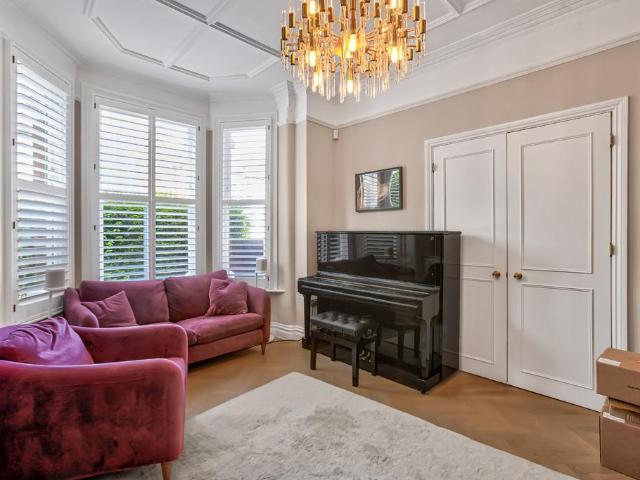 House for rent in London Borough of Ealing, Greater London