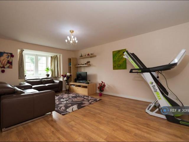 House for rent in Worcester Park, Greater London