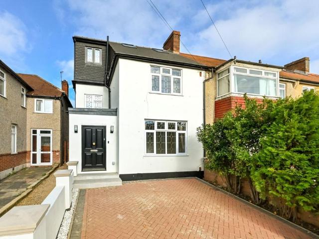 House for rent in Motspur Park, Greater London