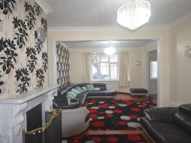 House for rent in London Borough of Redbridge, Greater London