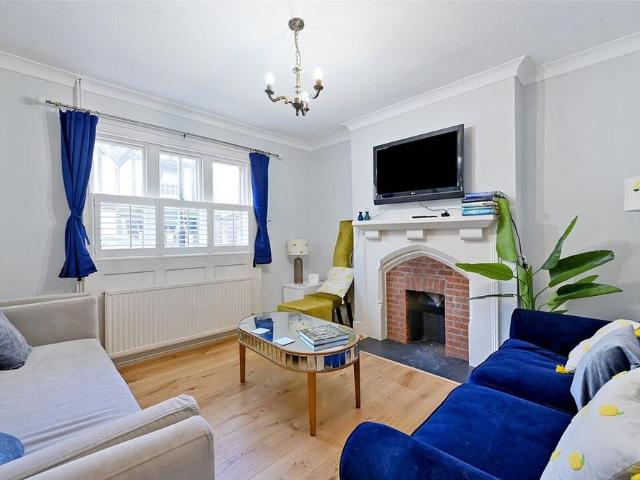 House for rent in Eton