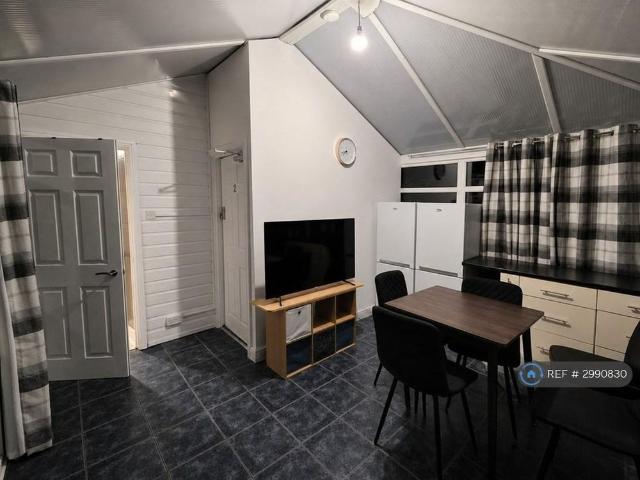 House for rent in Lee Chapel, Essex