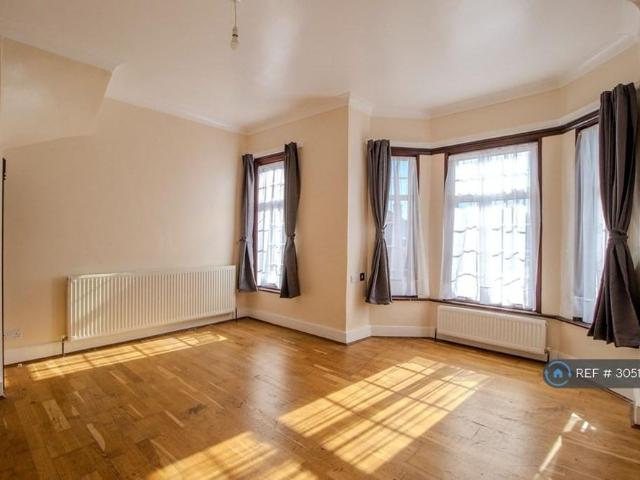 House for rent in London Borough of Newham, Greater London