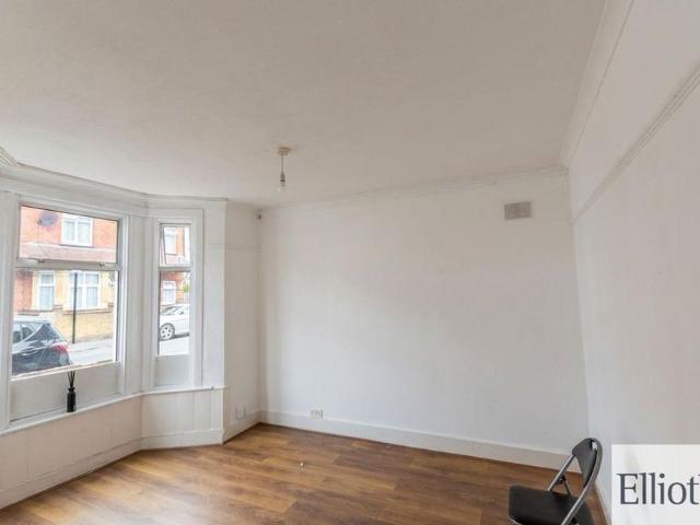 House for rent in London Borough of Ealing, Hanwell