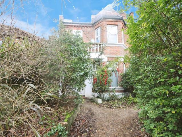 House for rent in London Borough of Lewisham, Forest Hill