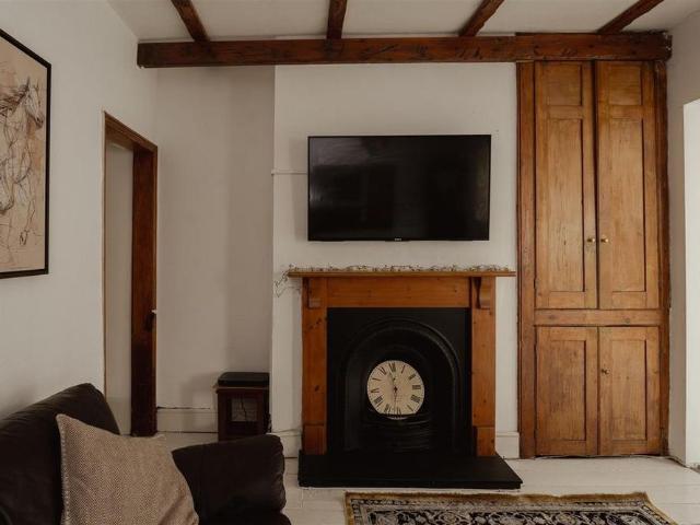 House for rent in Pachesham Park, Surrey
