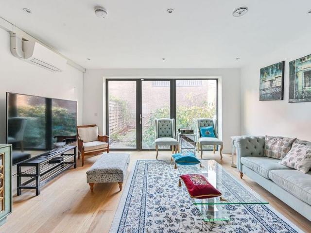 House for rent in Greenwich Millennium Village, Greater London