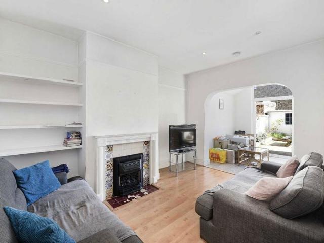 House for rent in London Borough of Ealing, Hanwell