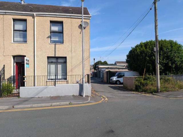 House for rent in Wern, Llanelli