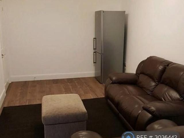House for rent in London Borough of Hounslow, Greater London