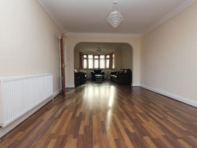 House for rent in Lane, Greater London