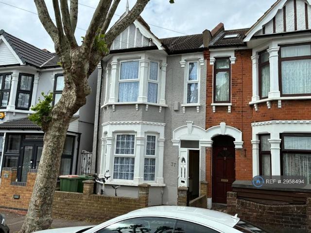 House for rent in Upton Park, Greater London