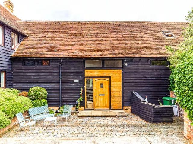 House for rent in Pouchen End, Hertfordshire