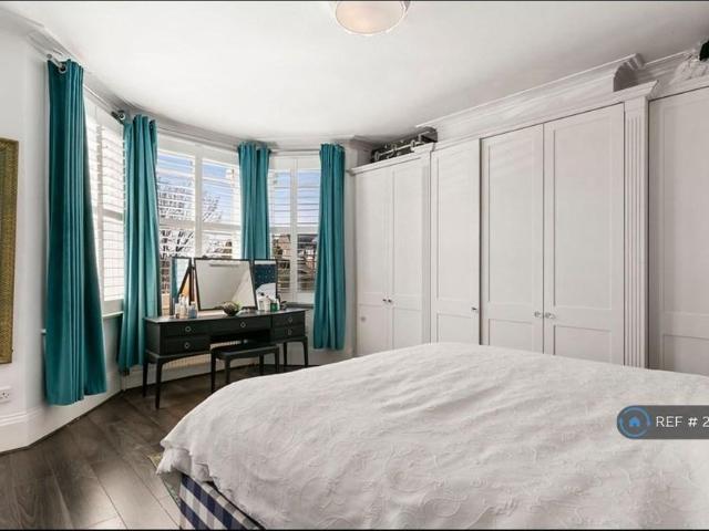 House for rent in Earlsfield, Greater London