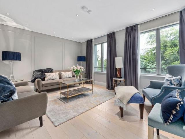 House for rent in London Borough of Hounslow, Greater London