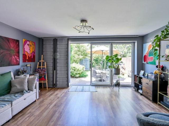 House for rent in Blackhills, Surrey
