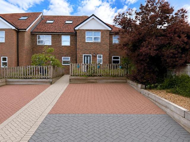 House for rent in Millmead, Acol