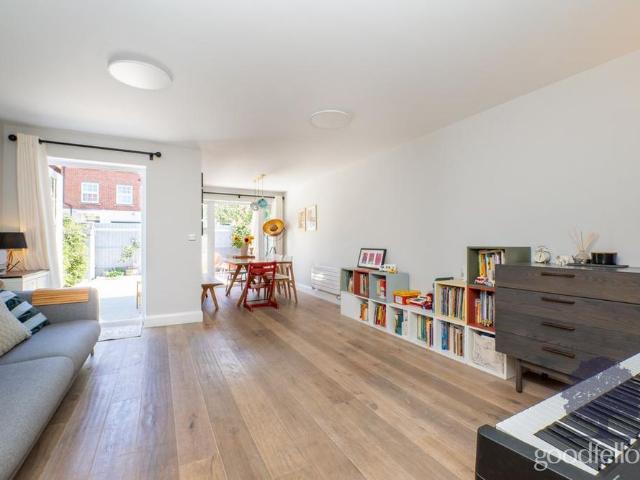 House for rent in Carshalton Beeches, Greater London