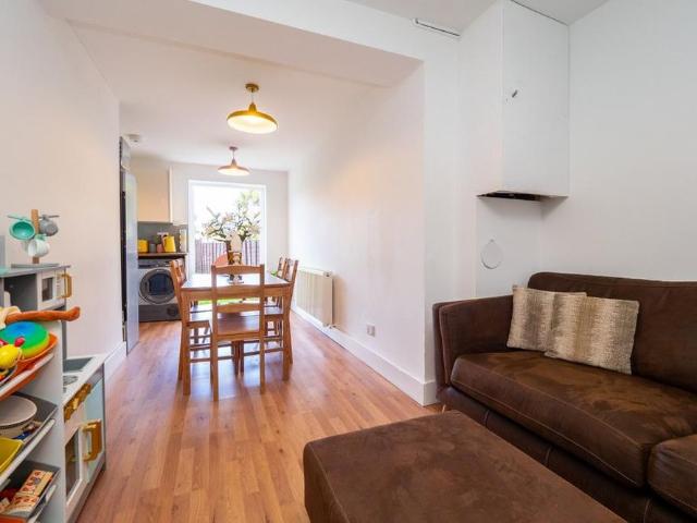 House for rent in Hackbridge, Greater London