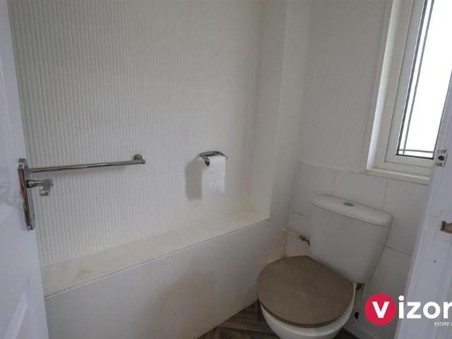 House for rent in Lodge Park, Redditch