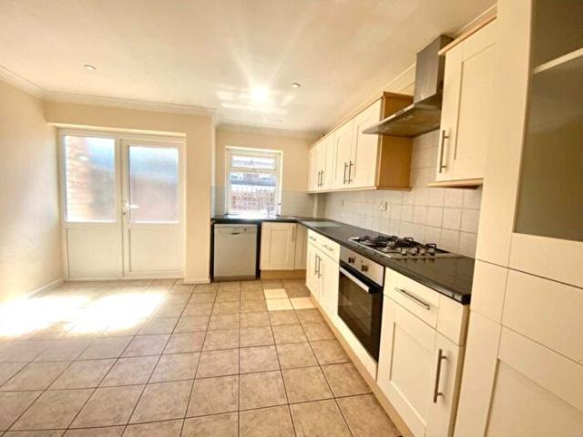 Apartment for rent in Sydenham, Green Close