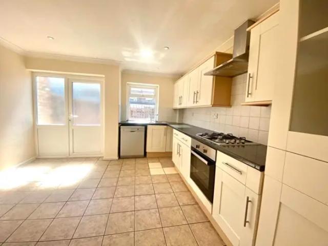 Apartment for rent in Sydenham, Green Close