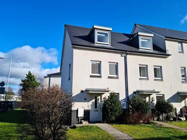 Apartment for rent in Pentre-chwyth, Swansea