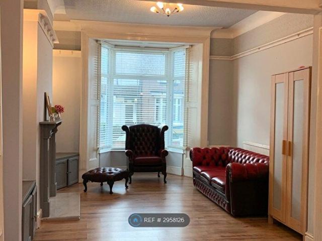 Apartment for rent in Nangreaves, Wales