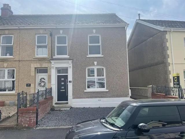 Apartment for rent in Tir-y-dail, Ammanford