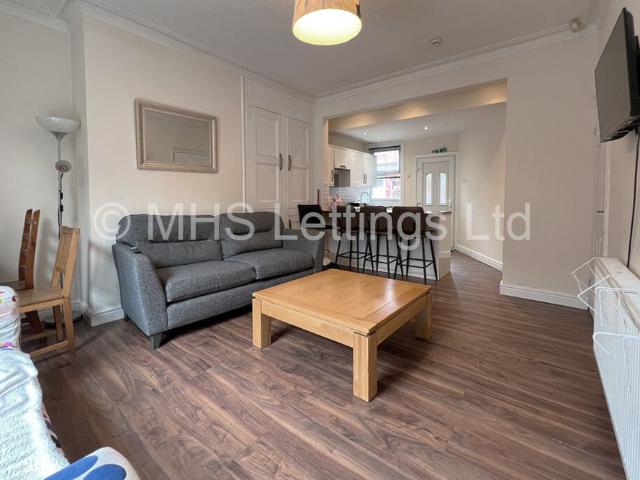 Room for rent in Hyde Park, Leeds