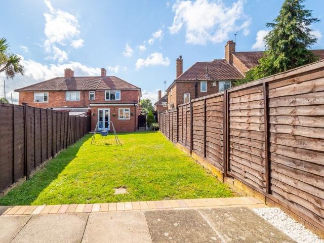 House for rent in Hackbridge, Greater London