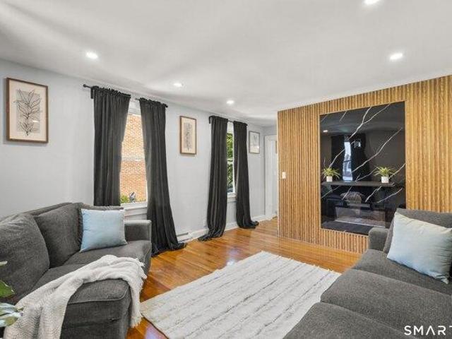 House for sale in Thompsonville, Enfield