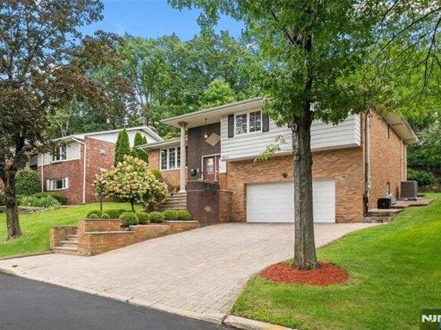 House for sale in Englewood Cliffs, New Jersey