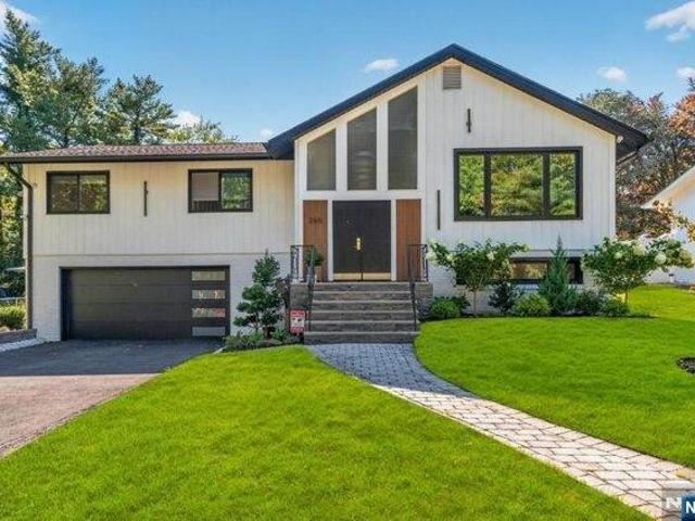 House for sale in Englewood Cliffs, New Jersey