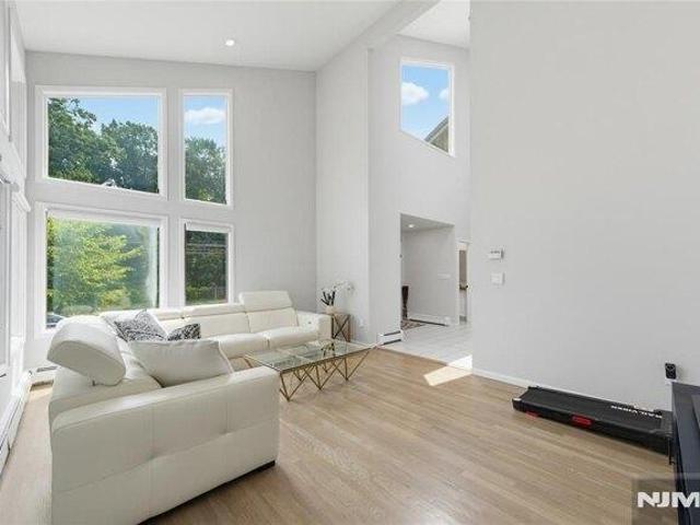House for sale in Englewood Cliffs, Bergen County