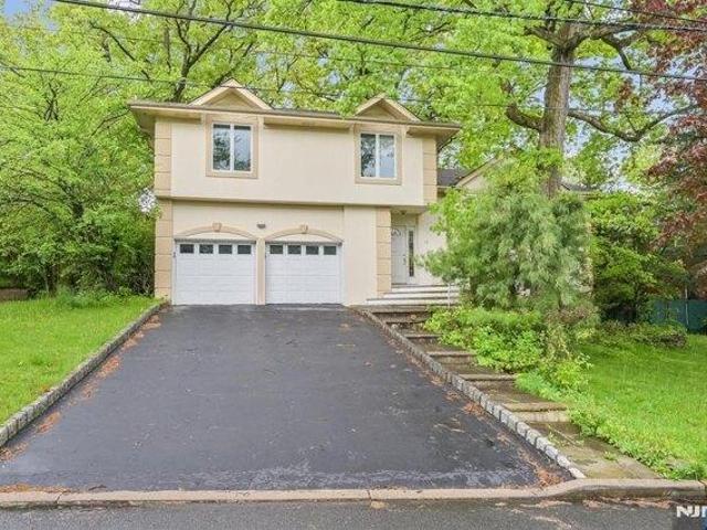 House for sale in Englewood Cliffs