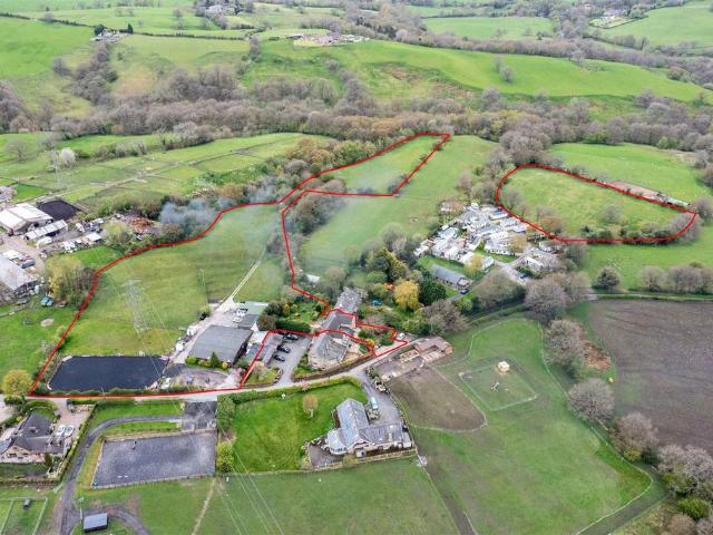 House for sale in Charlesworth