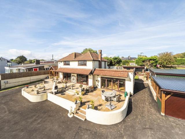 House for sale in Bleadon