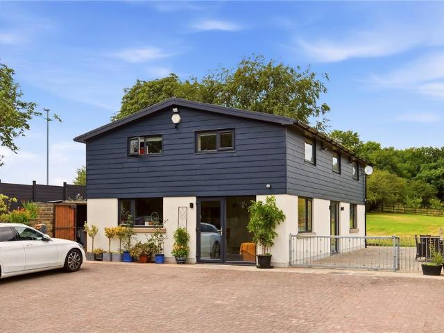 House for sale in Reedley, Higherford