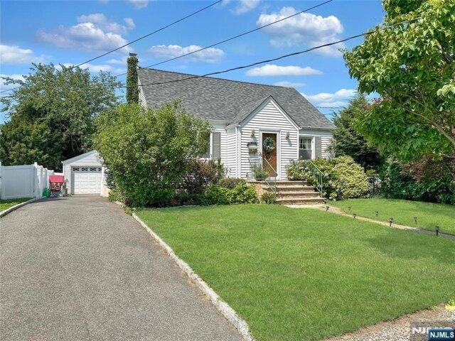 House for sale in Fair Lawn, New Jersey
