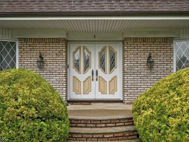 House for sale in Fairfield, New Jersey