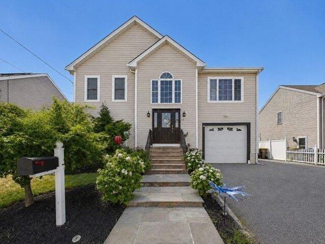 House for sale in Bristol, Massachusetts