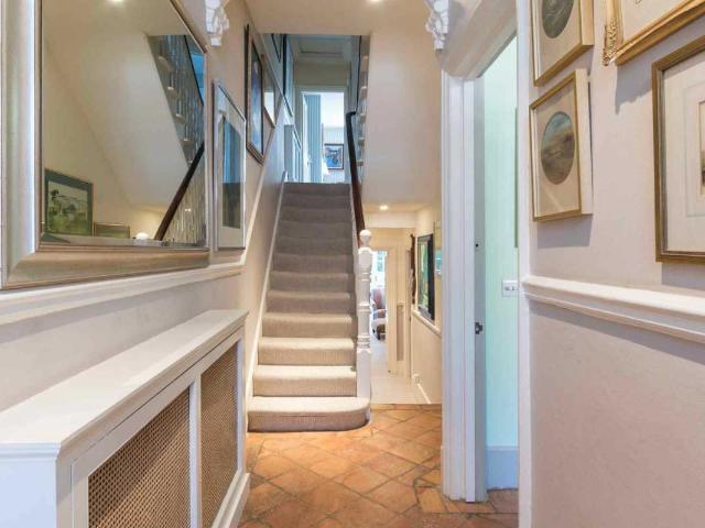 Apartment for rent in Fulham, Walham Green