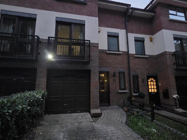 Apartment for rent in Grange Park, Greater London