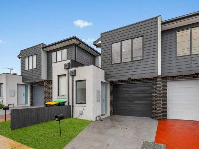Townhouse for rent in Springvale, Melbourne