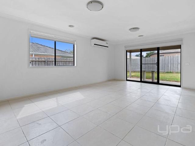 House for rent in Riverina Rise, Melbourne