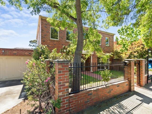 Townhouse for rent in Brighton East, Melbourne