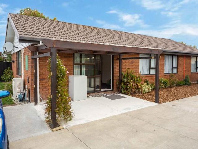 House for rent in Chaslands, Canterbury